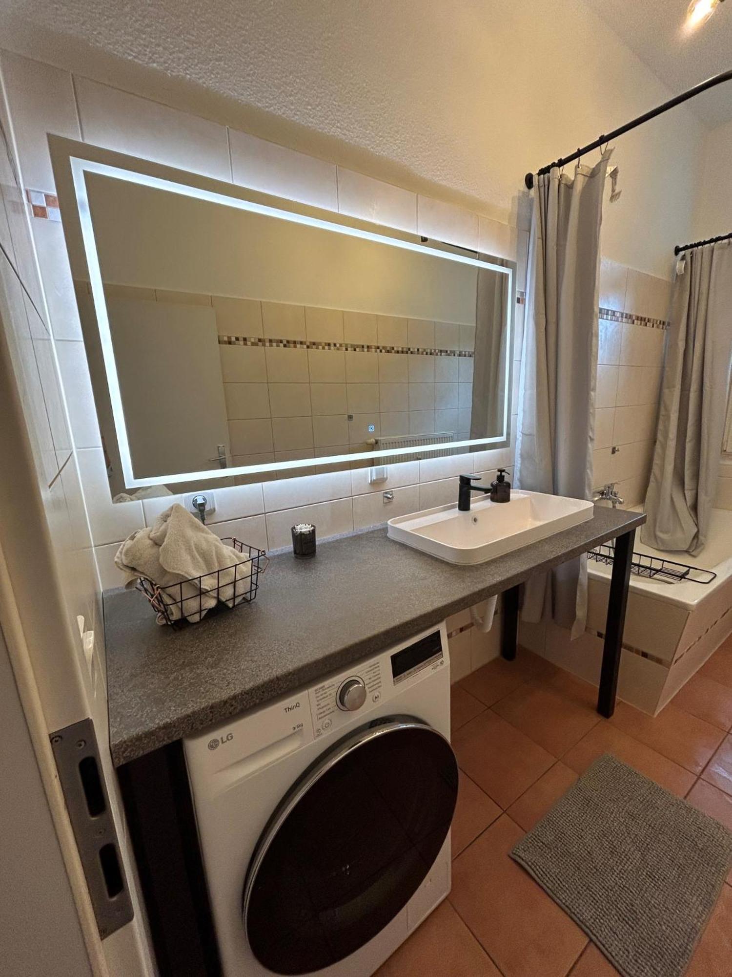 מגדבורג Mintara Komfort Apartment Mit Grill -Terrasse, Sky Und Parkplatz מראה חיצוני תמונה